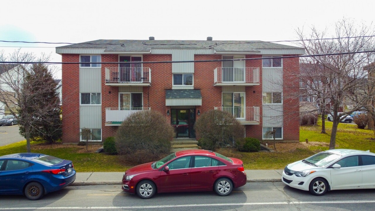 1165 Denault Rue in Chambly, QC - Building Photo