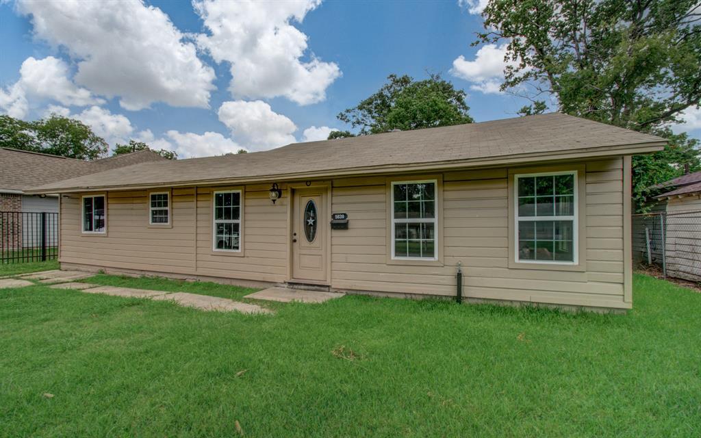 5839 Southurst St in Houston, TX - Building Photo