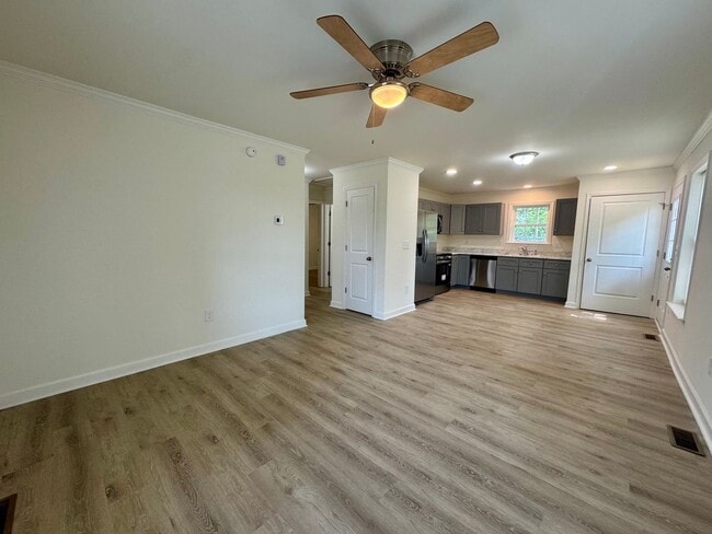 property at 464 N Main St
