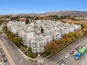 Miraval in Santa Clara, CA - Foto de edificio - Building Photo