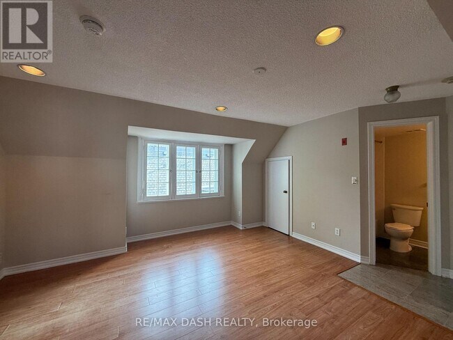 228 St George St in Toronto, ON - Building Photo - Building Photo