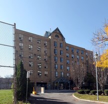 Bonar Parkdale Place in Toronto, ON - Building Photo