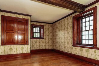 350 Riverside Ave, Unit 1 in Medford, MA - Building Photo - Building Photo
