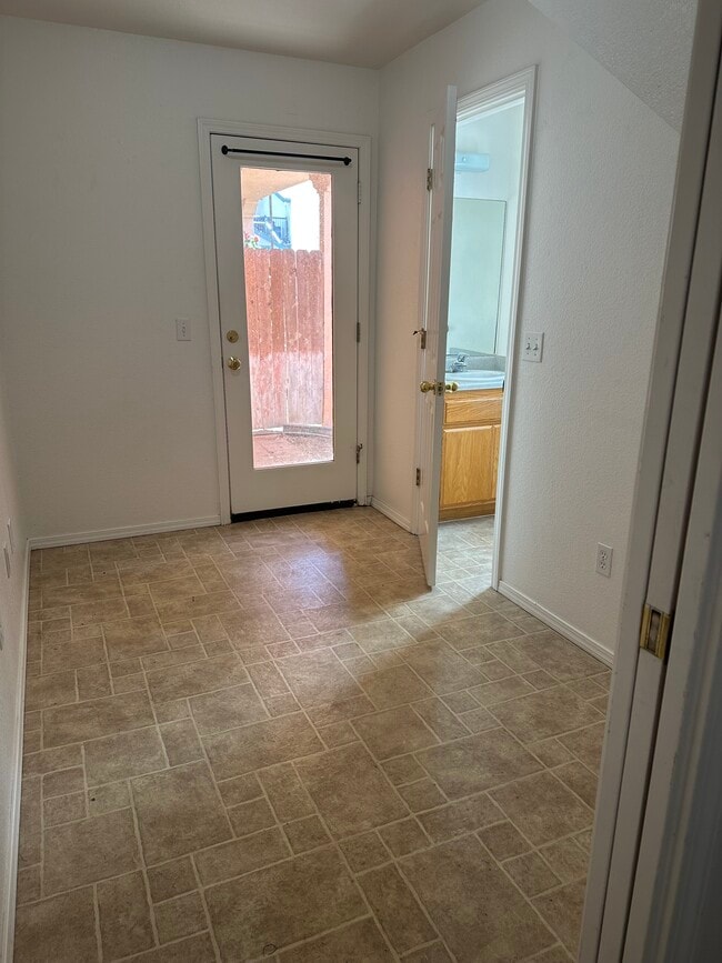 896 Front St, Unit B in Grover Beach, CA - Building Photo - Building Photo