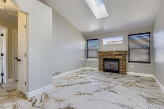 4925 Freeport Wy in Denver, CO - Foto de edificio - Building Photo