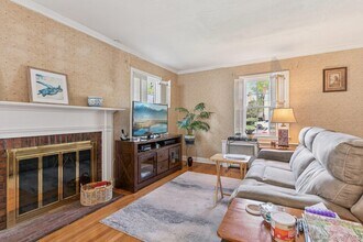 21 Bayview Ct in Manhasset, NY - Building Photo - Building Photo