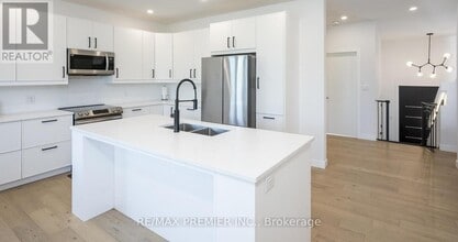 2980 King George's Park Dr in Thunder Bay, ON - Building Photo - Building Photo