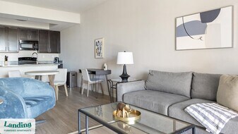 4590 Winkler Ave, Unit 5-302 in Ft. Myers, FL - Building Photo