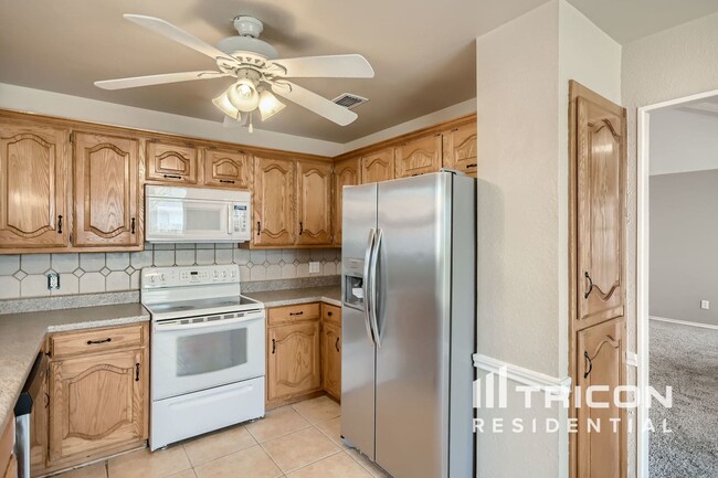 1015 Park Pl Blvd in Midlothian, TX - Building Photo - Building Photo