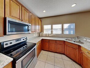 651 Porto Cristo Ave in St. Augustine, FL - Foto de edificio - Building Photo