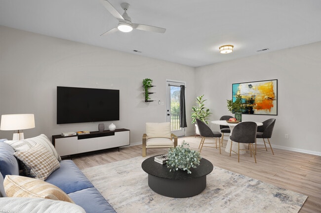 68 W County St in Hampton, VA - Building Photo - Building Photo