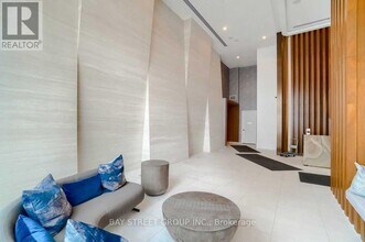 70 Annie Craig Dr in Toronto, ON - Building Photo - Building Photo