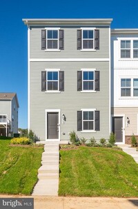 33 BROOKFIELD Mews in Ranson, WV - Foto de edificio - Building Photo