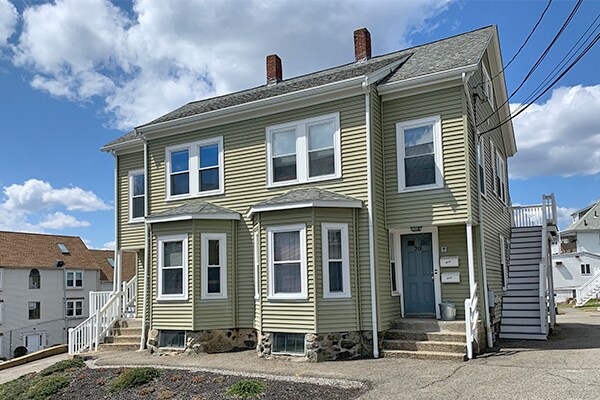 20 Norumbega Ter, Unit 1 in Waltham, MA - Foto de edificio