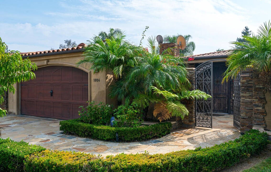 1806 Irvine Ave in Newport Beach, CA - Building Photo