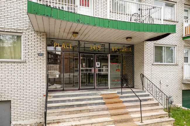 3415 Ivan-Franko Rue in Montréal, QC - Building Photo - Building Photo