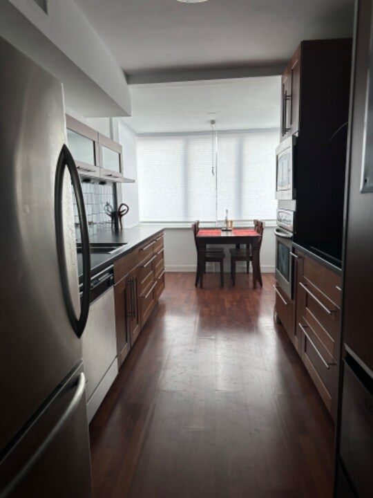 250 180th Dr in Sunny Isles Beach, FL - Foto de edificio