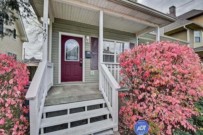 property at 1407 E New York St