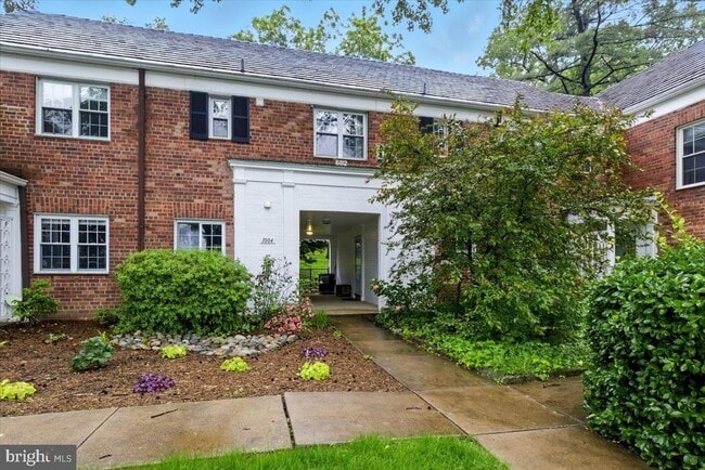 property at 1006 Valley Dr