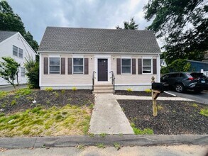 16 Kingsbury Ln in Glastonbury, CT - Building Photo - Building Photo