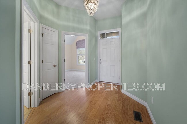 14866 Lake Winds Dr in Perrysburg, OH - Building Photo - Building Photo