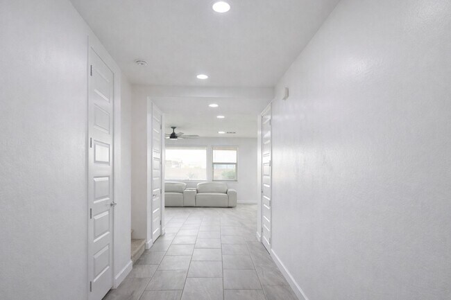 2353 E Castanets Dr in Gilbert, AZ - Building Photo - Building Photo