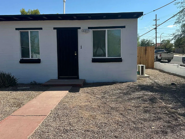 property at 133 W Birdman Dr