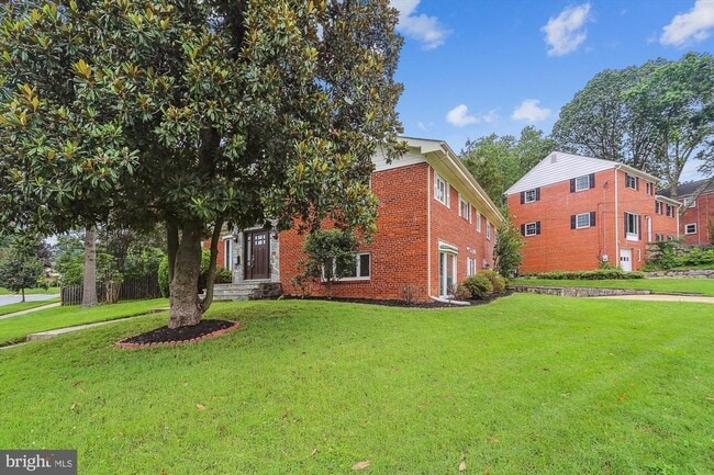 9915 Ashburton Ln in Bethesda, MD - Building Photo - Building Photo