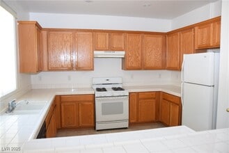 9454 Magnificent Ave in Las Vegas, NV - Building Photo - Building Photo