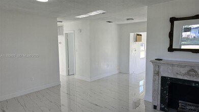 22335 Montrose Ave in Port Charlotte, FL - Building Photo - Building Photo