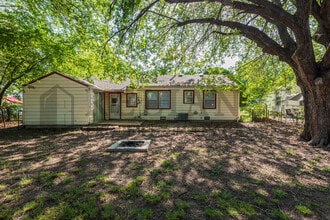 1713 S Faulders Ln in Wichita, KS - Building Photo - Building Photo