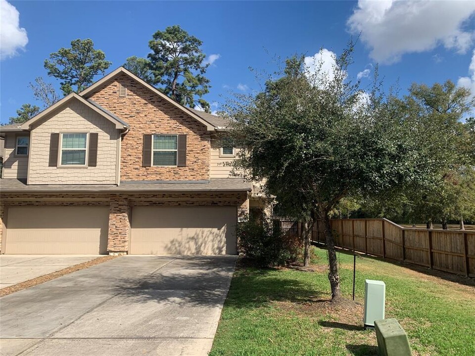 16106 Beachside Pl in Crosby, TX - Building Photo