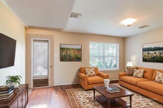 7811 Cedar View St in Baytown, TX - Building Photo - Building Photo