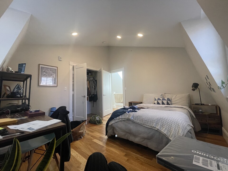 470 Green St, Unit 2 in Cambridge, MA - Building Photo