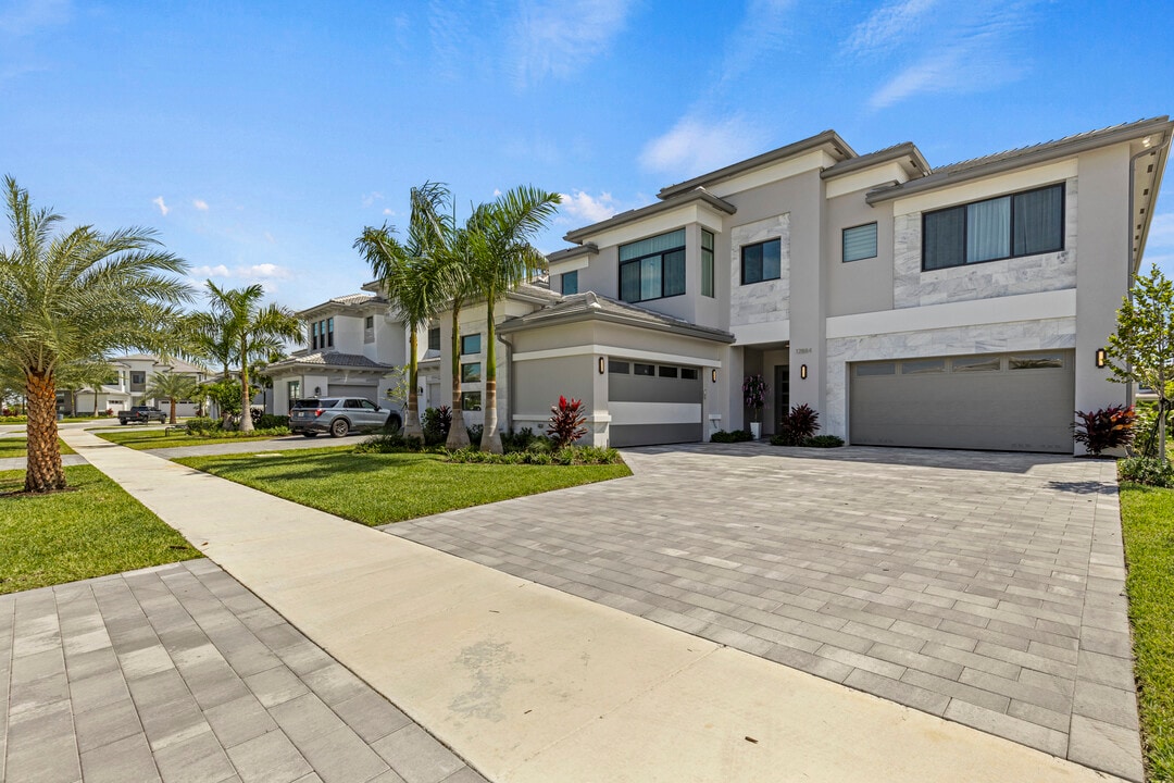 12884 Wingspan Ct in Palm Beach Gardens, FL - Building Photo