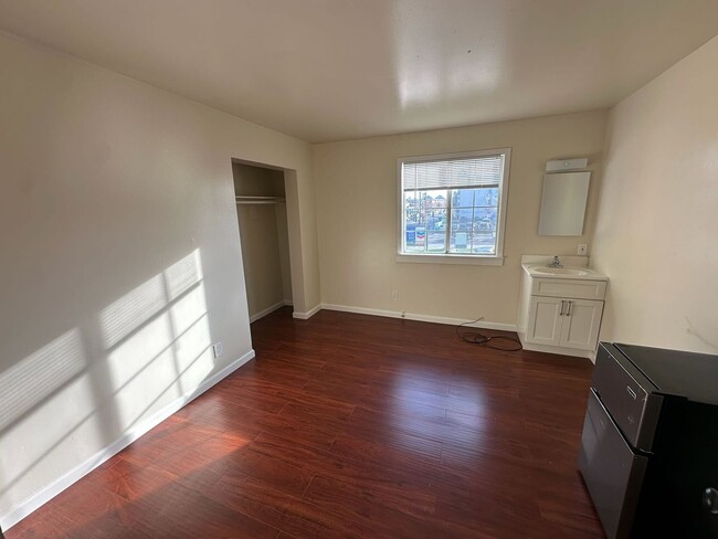 1715 Park St in Alameda, CA - Foto de edificio - Building Photo