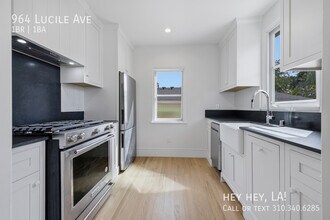 964 Lucile Ave in Los Angeles, CA - Building Photo - Building Photo