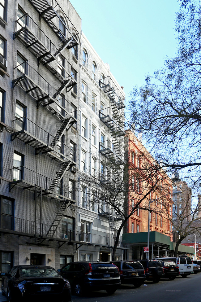 202 E 21st St in New York, NY - Building Photo - Building Photo