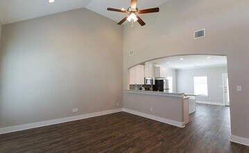112 Waverly Dr in Bryan, TX - Building Photo - Building Photo