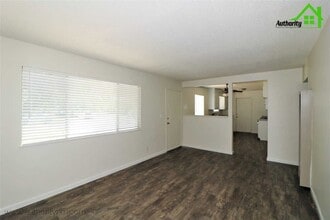 3994 Mercury Dr in Redding, CA - Building Photo - Building Photo