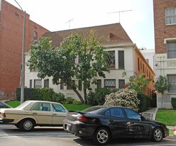 613 S Dunsmuir Ave in Los Angeles, CA - Building Photo