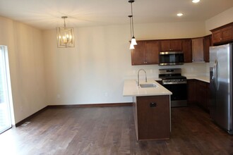 9019 W Stuth Ave in West Allis, WI - Building Photo - Building Photo