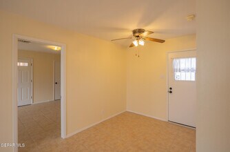 3913 Titanic Ave in El Paso, TX - Building Photo - Building Photo