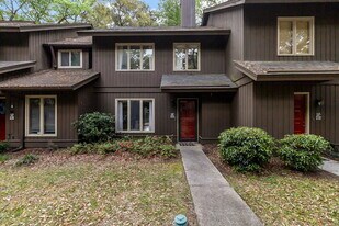 66 Brown Pelican Dr in Savannah, GA - Building Photo