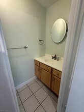 606 Nottingham Way in Flemington, NJ - Building Photo - Building Photo