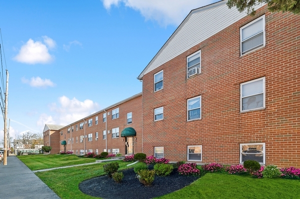 Walnut Chestnut Apartments in Chester, PA - Building Photo - Building Photo