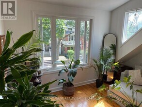 180 Bain Ave in Toronto, ON - Building Photo - Building Photo