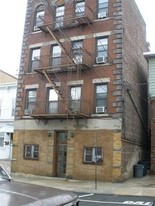 712 10th St Apartments