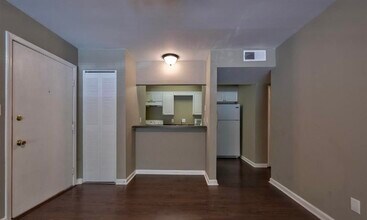 422 Skyview Dr, Unit K in Birmingham, AL - Building Photo - Building Photo
