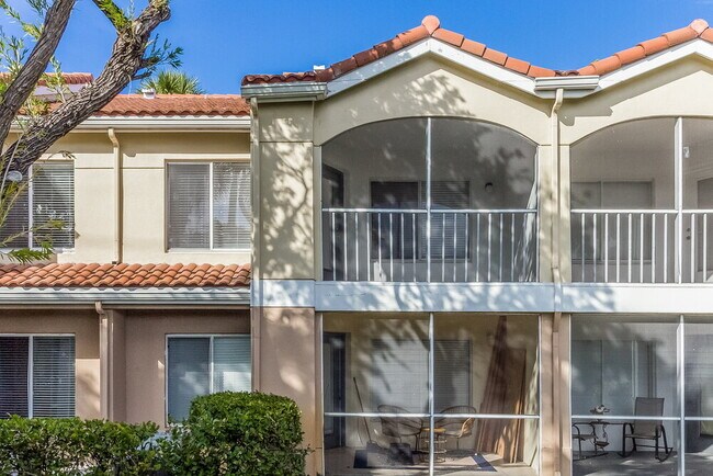 property at 815 Boynton Beach Blvd